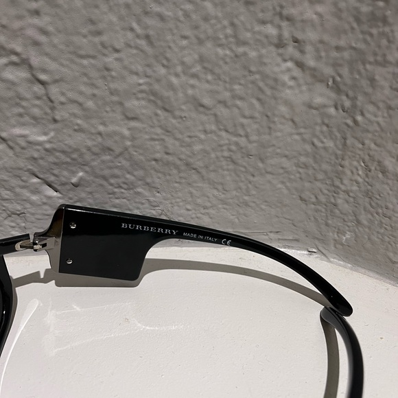 Burberry Black 4019-B Studded Arm
Oversized Sunglasses - Picture 5 of 7